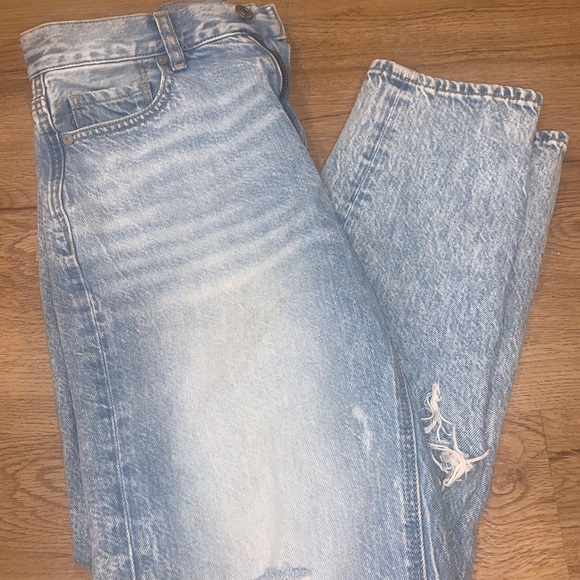 American Eagle Mom Jeans - Picture 2 of 3